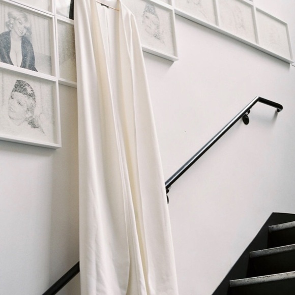 Sophie et Voila Wedding Icon Collection Cape - Picture 3 of 6